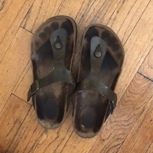 Lightly worn Birkenstock’s in bronze